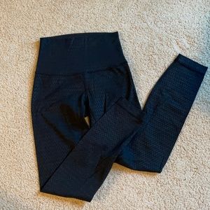 Lululemon Align Pants 25” black embossed